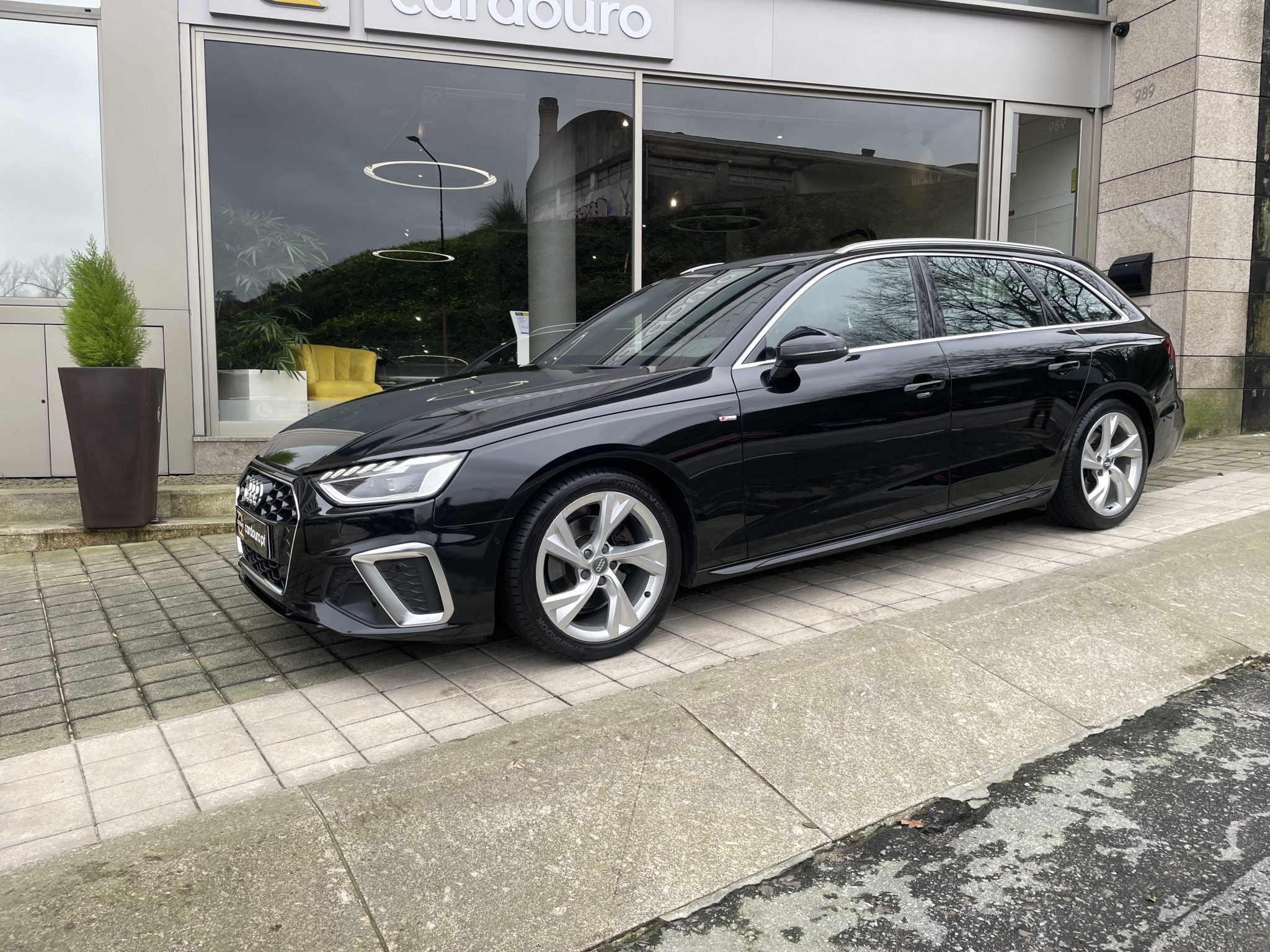 AUDI A4 AVANT 35 TDI S LINE
